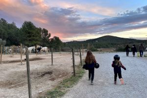 Jugar al aire libre: un regalo para la infancia