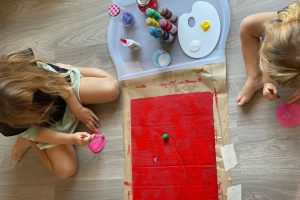 Descubriendo a Yayoi Kusama: arte y creatividad para niños